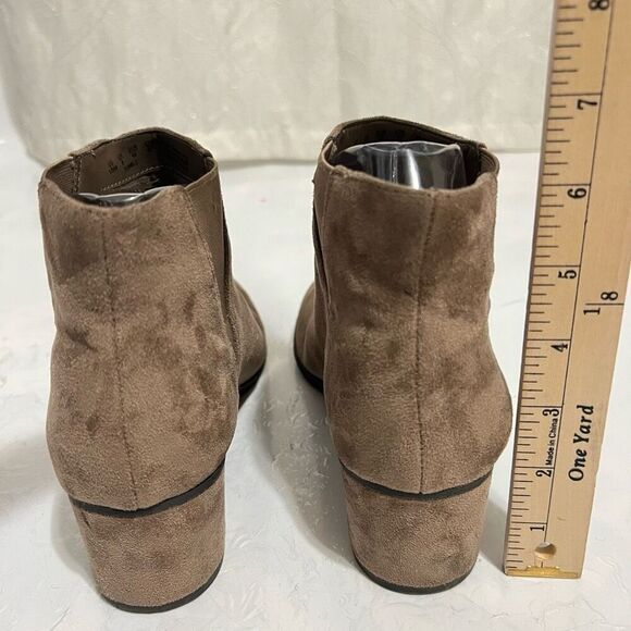 Dr. Scholl's Ankle Bootie Size 10M Women's Suede Tan/Brown - Picture 4 of 9